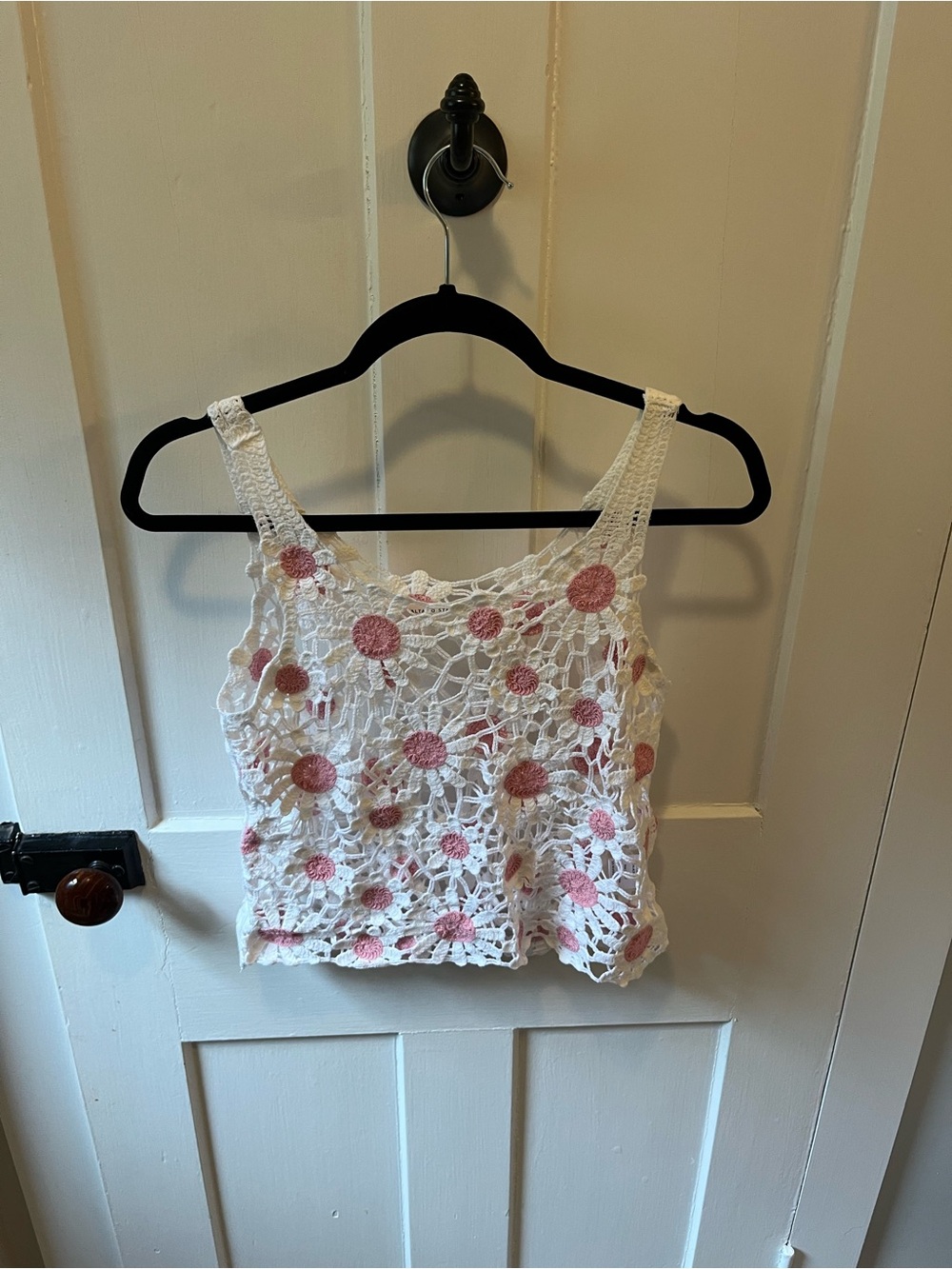 Altar'd State crochet floral tank top Daisy Mae Size Small